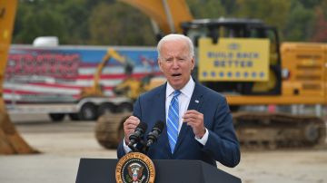 Biden habla sobre el proyecto de ley de infraestructura y el pan Build Back Better en Howell, Michigan.