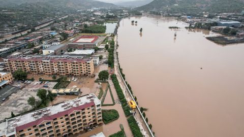 Inundaciones en China dejan 15 muertos y más de 120,000 desplazados