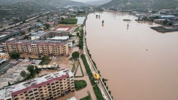 Inundaciones en China dejan 15 muertos y más de 120,000 desplazados