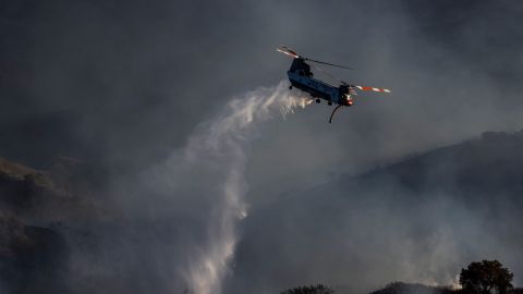 El incendio Alisal está contenido en un 80% y los del Complejo KNP en un 55%.