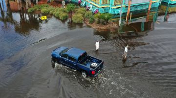Las inundaciones en áreas de Alabama fueron repentinas y pusieron en riesgo a muchos residentes.