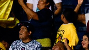 El robo se registró cuando grababa a la hinchada del América.