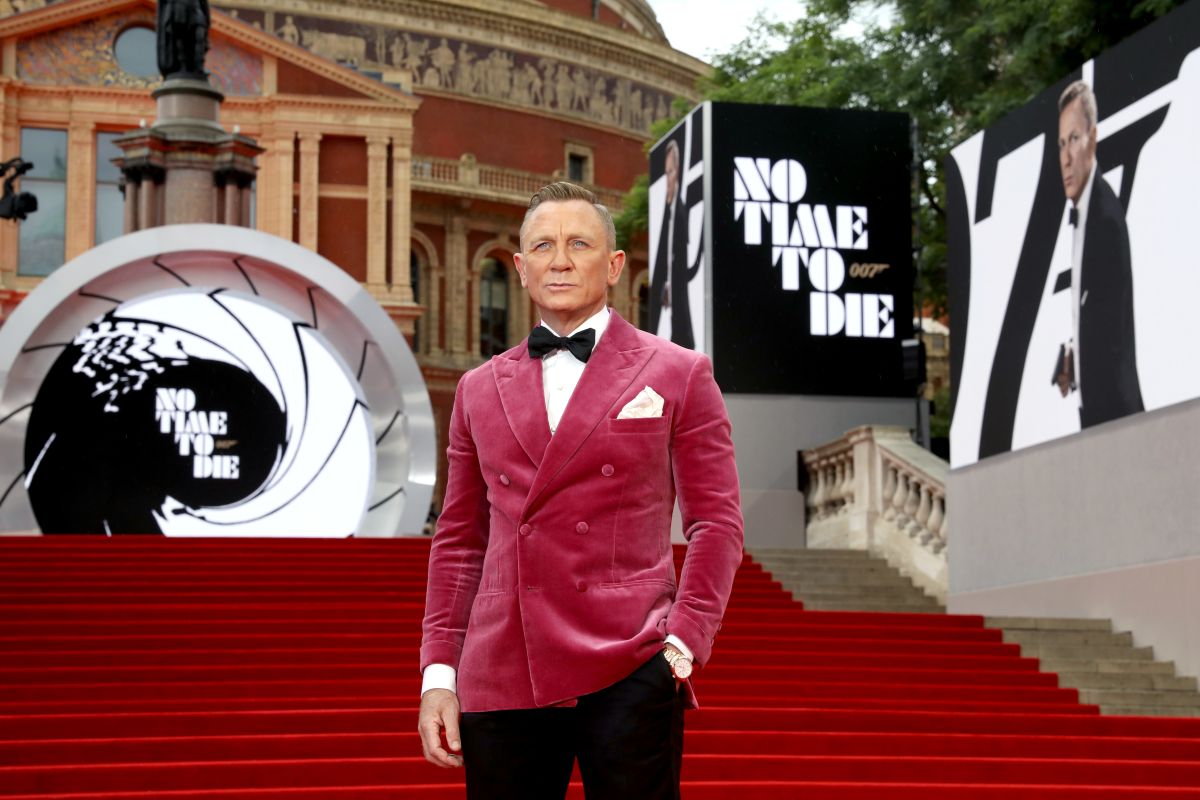 Daniel Craig’s latest film as “James Bond” broke the franchise box office record
