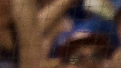 Julio Urías es ovacionado en Dodger Stadium al salir del juego en el 7o. inning el 2 de octubre de 2021.