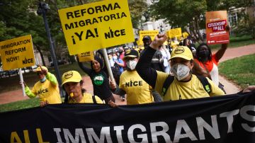 Organizaciones civiles han realizado mítines para presionar al Congreso a aprobar una protección a indocumentados.