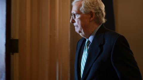 McConnell ofreció su apoyo para una extensión a corto plazo de la autoridad de endeudamiento del gobierno.