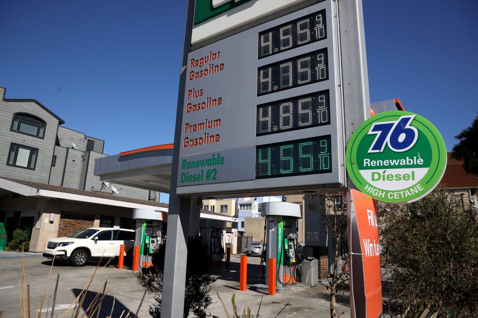 Por qué está subiendo tanto el precio de la gasolina en Estados Unidos