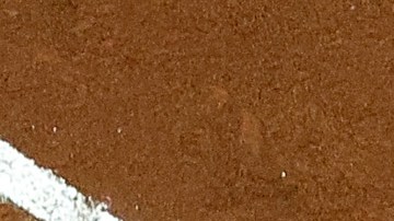 Eddie Rosario llega al home tras batear jonrón de tres carreras para los Braves en la cuarta entrada del juego 6.