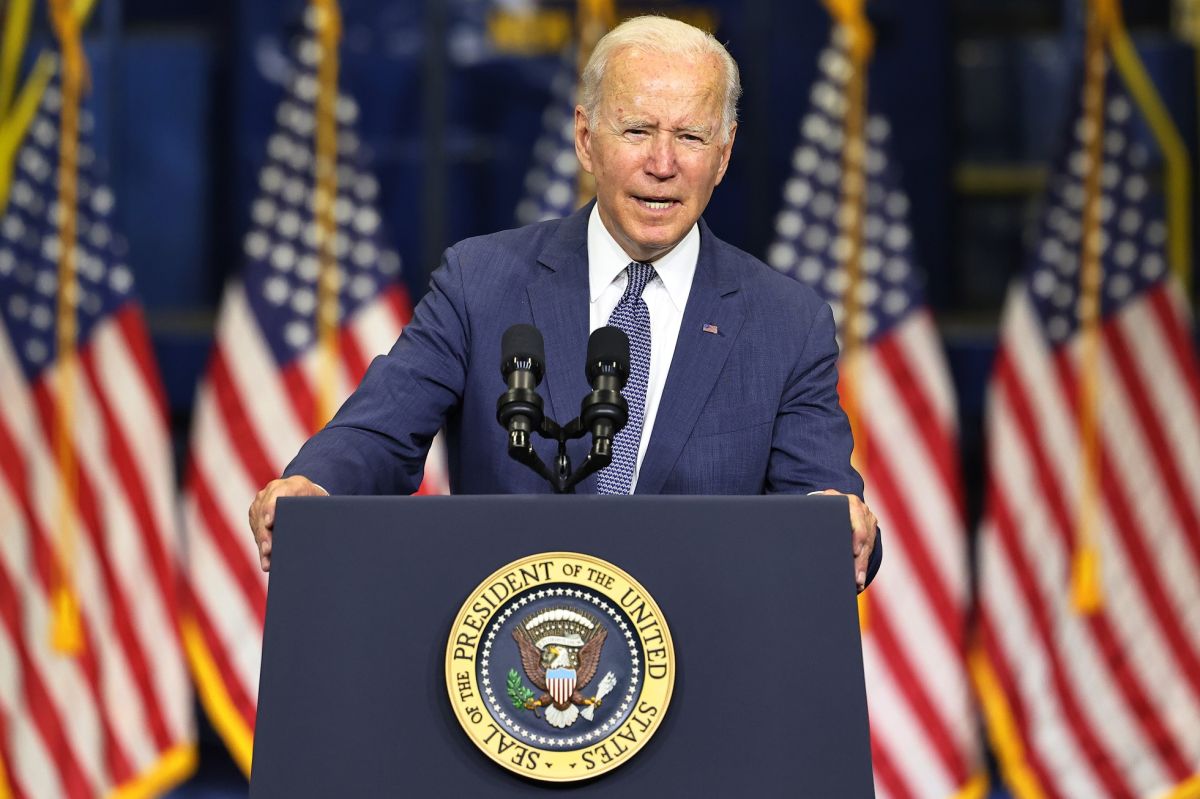 El presidente Biden mantiene su respaldo de un camino a la ciudadanía para indocumentados.