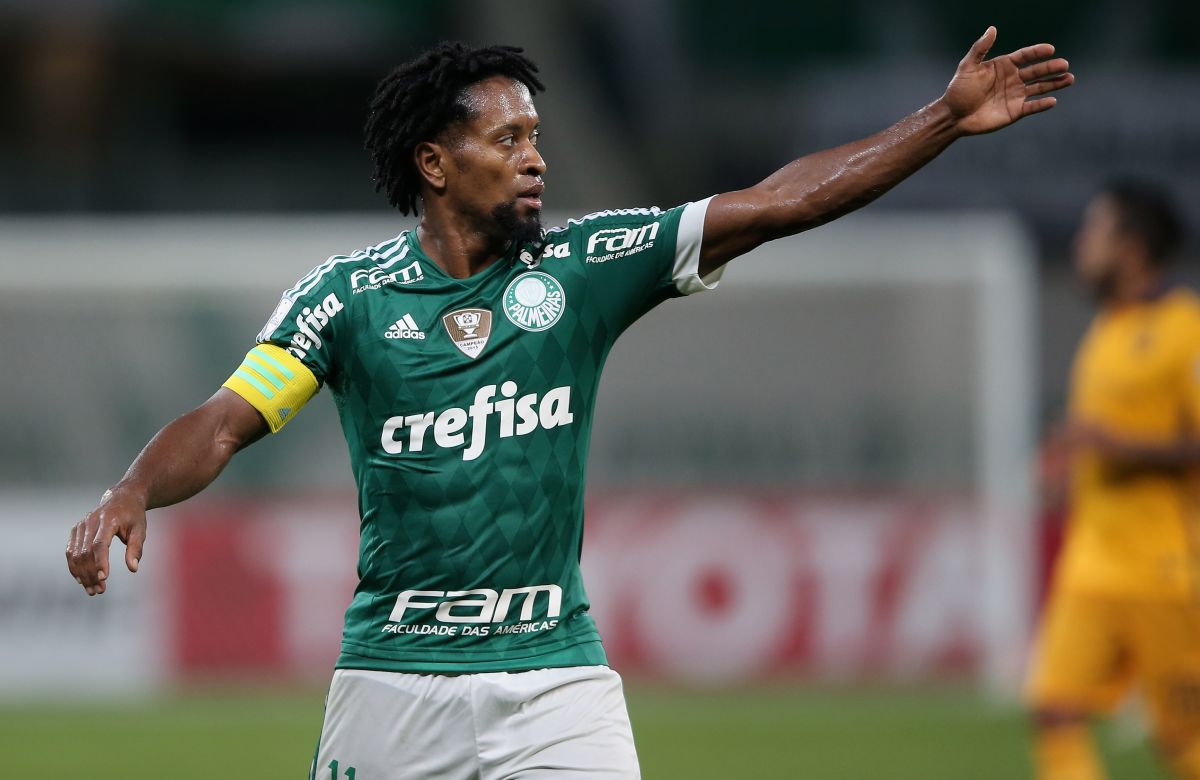El mediocampista disputó una larga carrera en el fútbol internacional y se retiró en Brasil con el Palmeiras