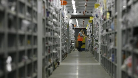 Investigan a Amazon por pagar de menos a sus empleadas en licencia de maternidad: en lugar de $540, sólo $90 por mes-GettyImages-94739882.jpg