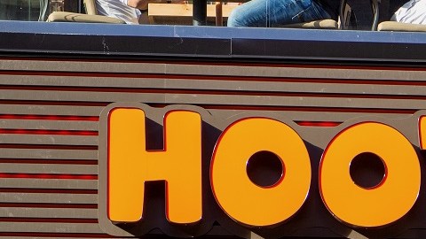 Hooters