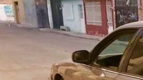 Samuel Alvarez busca regularizar su auto en Guanajuato.