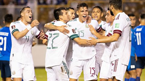 Héctor Moreno fue el encargado de abrir el marcador al anotar un gol de cabeza en un tiro de esquina.