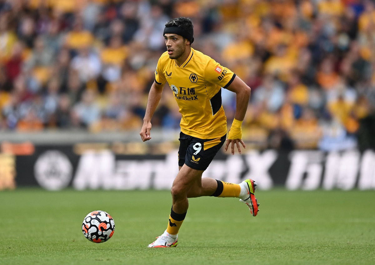 Raúl Jiménez made himself felt with double assists in Wolves’ first win at home [Video]