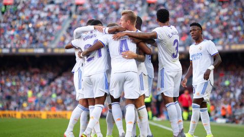 El Real Madrid se impuso en el Camp Nou con goles de Alaba y Lucas Vásquez.