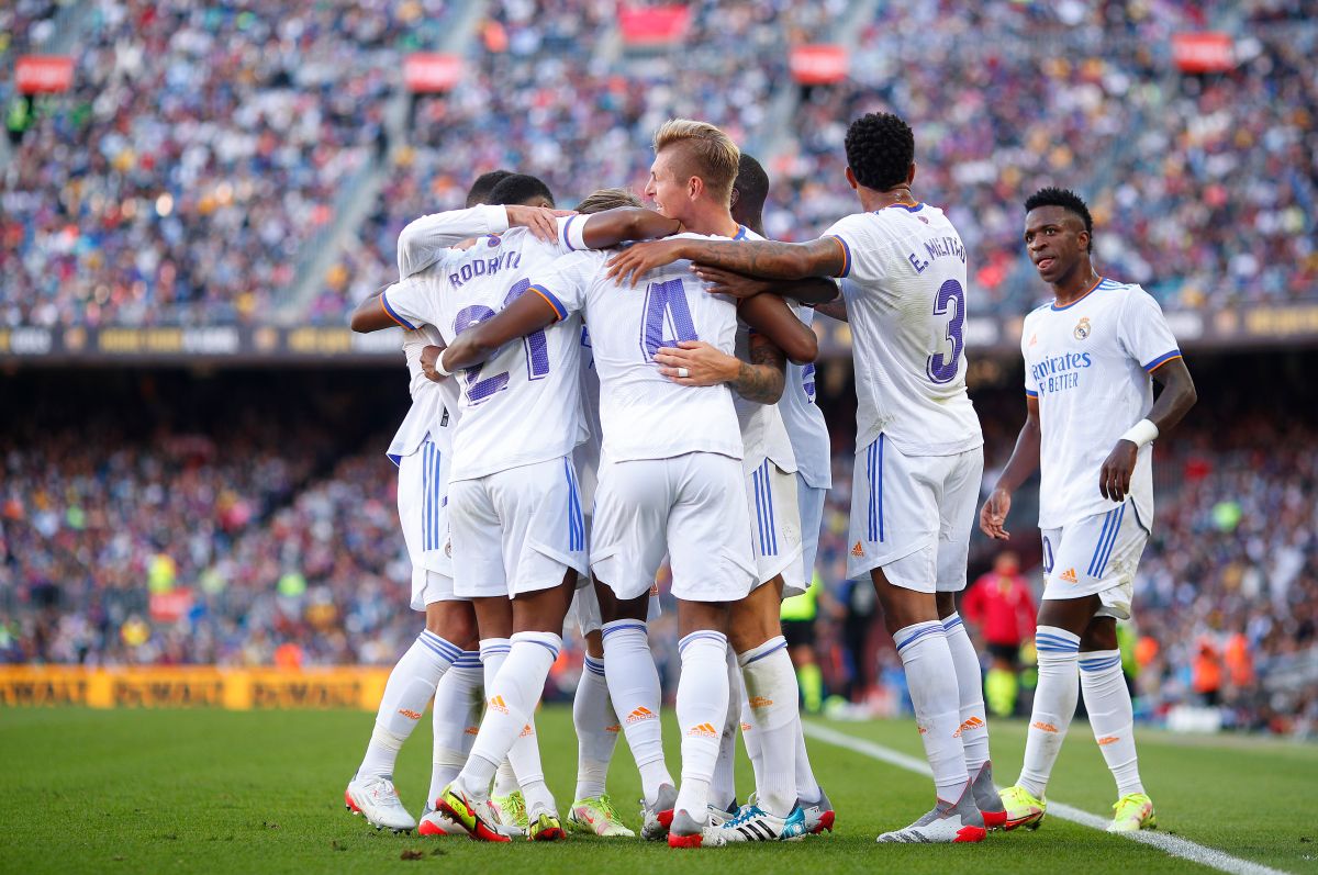 Real Madrid prevails against Barcelona, adding Ancelotti's first