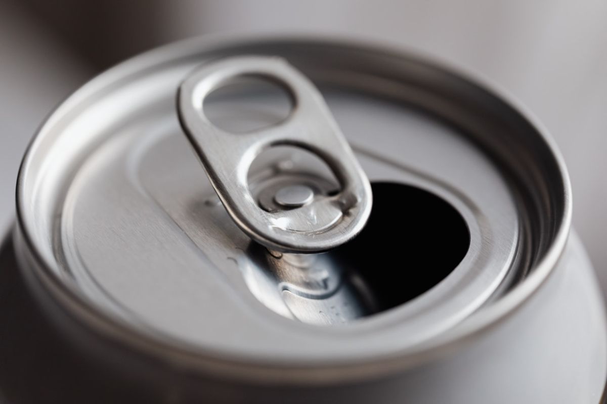 Drinking diet sodas may increase cravings for high-calorie foods, study finds