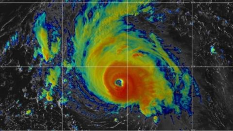 Aunque el NHC prevé que Sam se debilite en los próximamente, seguirá siendo un potente huracán hasta la noche del sábado.