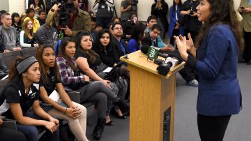 Universidades californianas abren sus puertas a estudiantes hispanos