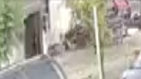 VIDEO: Narcos del Cártel del Golfo roban autos a pareja de adultos mayores