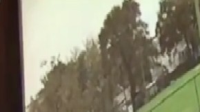 VIDEO: Niña y sus padres sobreviven a ataque a balazos y choque en Chicago.