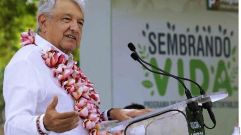 AMLO muestra a John Kerry el programa "Sembrando Vida" en Palenque Chiapas.