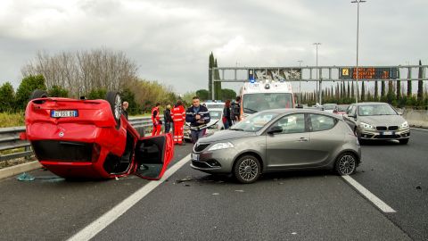 Foto de un accidente de tránsito en la carretera