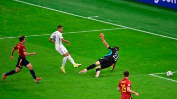 El gol de Mbappé dio el triunfo a España
