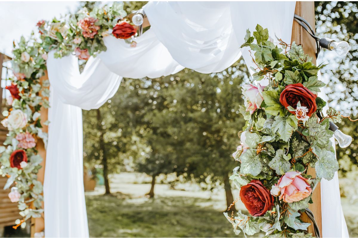 Las mejores opciones de flores artificiales para decorar tu boda y ahorrar dinero - La Opinión Las mejores opciones de flores artificiales para decorar tu boda y ahorrar dinero - La Opinión