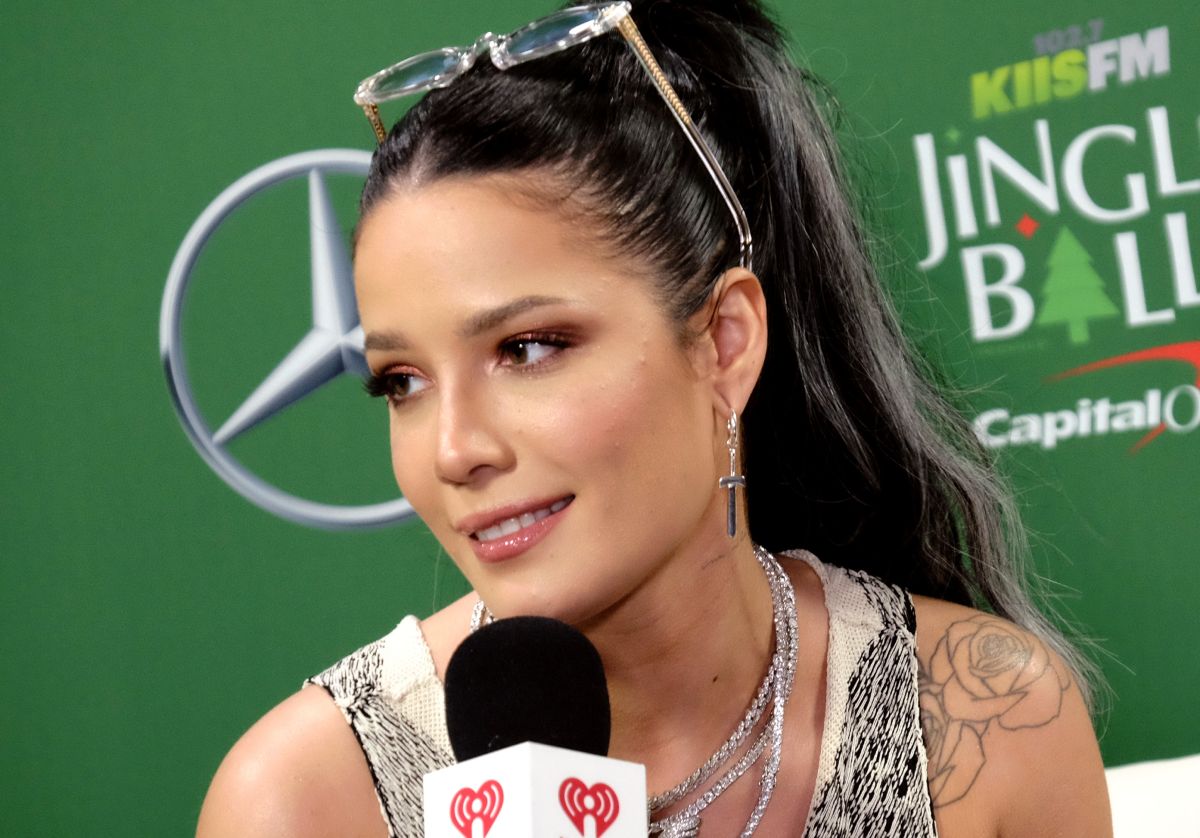 After Her “Saturday Night Live” Presentation, Halsey Shows Postpartum Reality