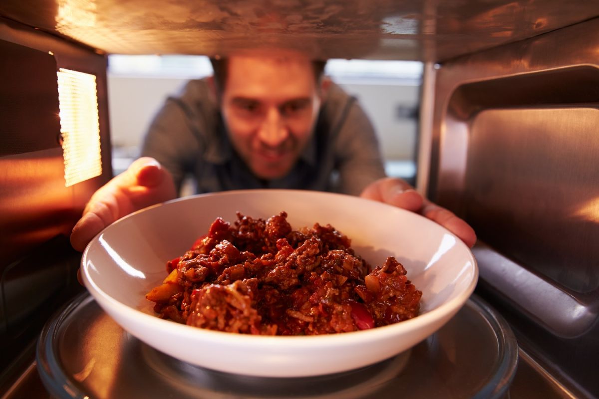 3 basic steps you should always do when cooking in the microwave, according to the FDA