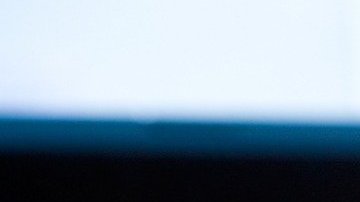 Foto de las manos de dos personas conversando