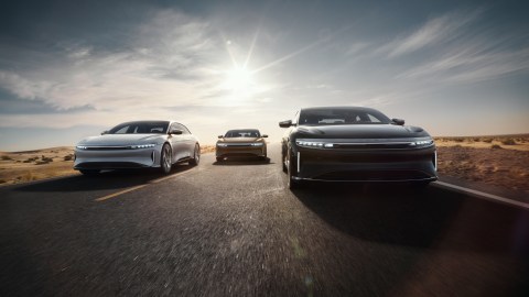 Foto de la línea de sedanes eléctricos de Lucid Motors
