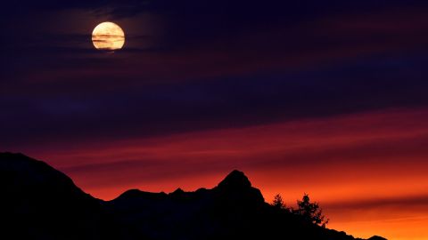La luna llena de octubre se verá más grande y brillante.
