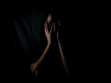 El miedo es una emoción difícil de superar para algunos signos.