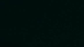 Foto de un conductor dentro de la cabina de un auto