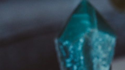 La selenita es muy usada para limpiar otros cristales y objetos esotéricos.