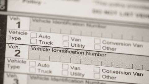 Foto de un formulario en el que se enfoca "Vehicle Identification Number"