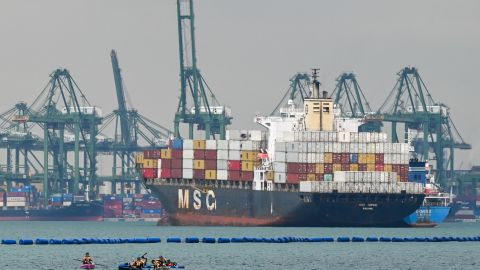 ¿Cómo funciona la cadena de suministro y porqué permanecerá en crisis hasta mitad de 2022?