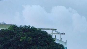 600 migrantes de Latinoamérica, Asia y África viajaban hacinados en dos tráileres en Veracruz, México.