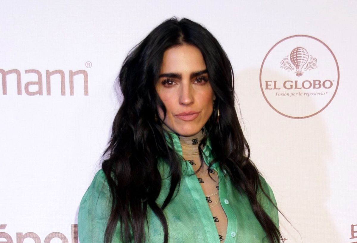 Bárbara de Regil responds to criticism for appearing crying after the death of her dog