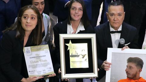 Nerea Godínez en homenaje póstumo a Octavio Ocaña.