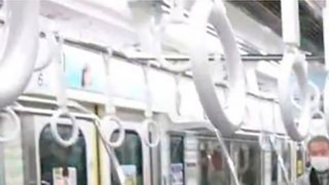 Los pasajeros intentaron huir del incendio hacia otros vagones.