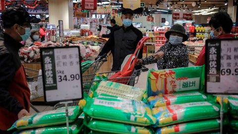 En China se han reportado compras motivadas por el pánico.