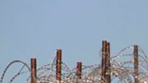 Cerca de 2.000 migrantes se han agolpado frente a las vallas que instaló Polonia en la frontera con Bielorrusia.