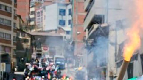 Bolivia tuvo el martes un segundo día de confrontaciones en las calles