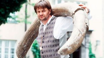 Bernard von Bredow vivía en Paraguay desde 2018. En su adolescencia en Alemania se hizo famoso por haber descubierto un mamut de 40.000 años de antigüedad.