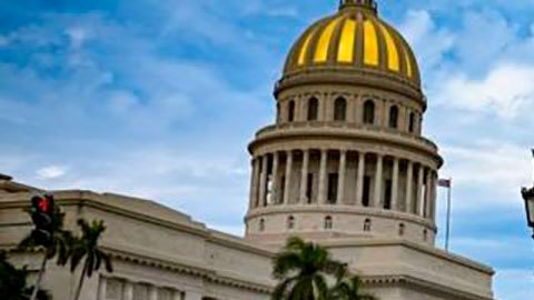 Una amplia presencia policial se reportó en la capital y varias provincias de Cuba.