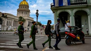 Una amplia presencia policial se reportó en la capital y varias provincias de Cuba.